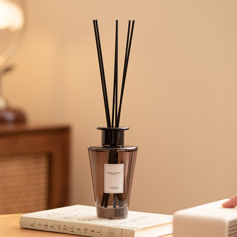 Home Fragrance Bottle - リードディフューザーセット - リードスティック、フレグランスオイル、ガラスボトル付き - 浴室、オフィス、家の装飾用の香り付きディフューザー