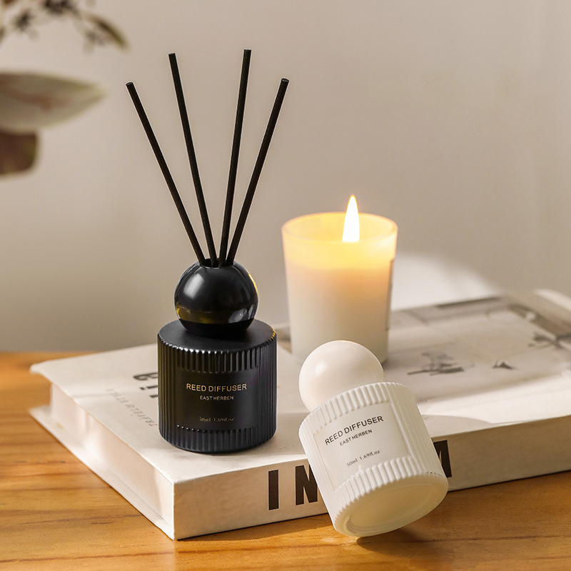 50ml 長持ちするホームベッドルームフレグランス ヒルトン - Home Fragrance Jasmine & Yuzu Porcelain Diffuser のレビューと価格