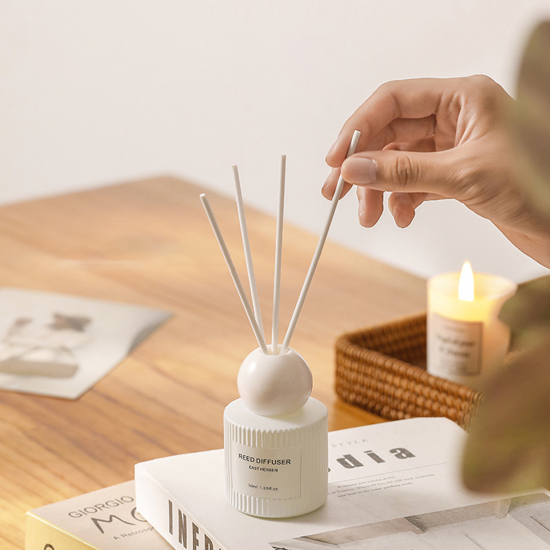 50ml 長持ちするホームベッドルームフレグランス ヒルトン - Home Fragrance Jasmine & Yuzu Porcelain Diffuser のレビューと価格